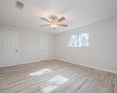 4907 Fox Hollow Boulevard - Photo Thumbnail 5