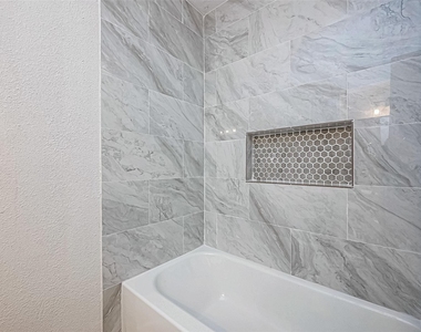 4907 Fox Hollow Boulevard - Photo Thumbnail 8