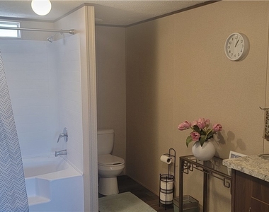 4709 Kon Tiki Lane - Photo Thumbnail 13
