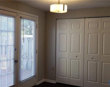 7740 Pomeroy Court - Photo Thumbnail 5