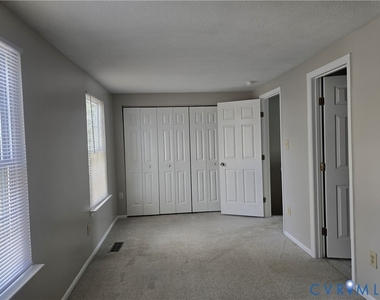 7740 Pomeroy Court - Photo Thumbnail 9