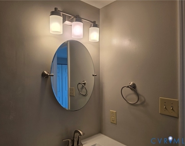 7740 Pomeroy Court - Photo Thumbnail 14