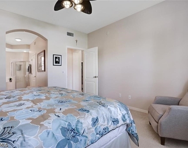 9030 Las Maderas Drive - Photo Thumbnail 7