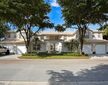 9030 Las Maderas Drive - Photo Thumbnail 4