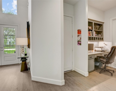 4806 Wedgewood Drive - Photo Thumbnail 10