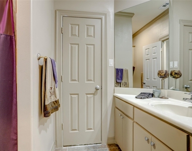 4806 Wedgewood Drive - Photo Thumbnail 19