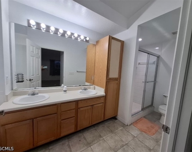 7915 Preserve Circle - Photo Thumbnail 14