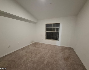 7915 Preserve Circle - Photo Thumbnail 6