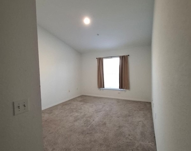 7915 Preserve Circle - Photo Thumbnail 10