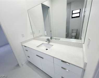 4333 Nw 34th Lane - Photo Thumbnail 11