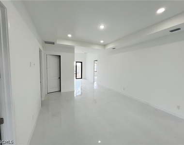 4333 Nw 34th Lane - Photo Thumbnail 8