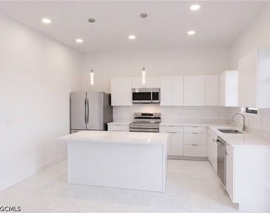 4333 Nw 34th Lane - Photo Thumbnail 4