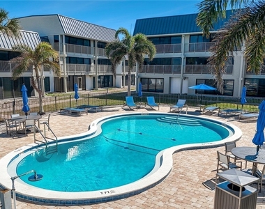 760 Sextant Drive - Photo Thumbnail 10