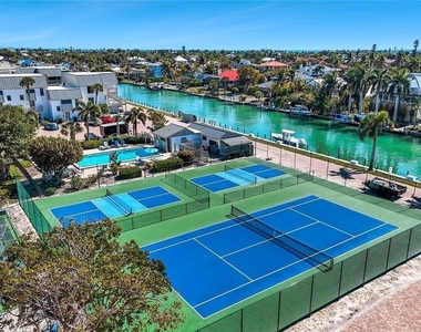 760 Sextant Drive - Photo Thumbnail 12