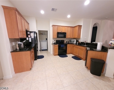 10457 Materita Drive - Photo Thumbnail 3
