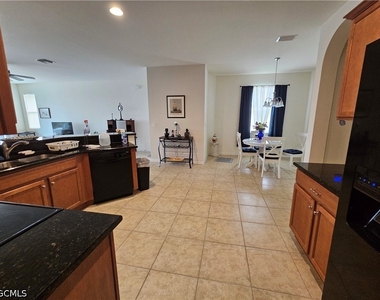 10457 Materita Drive - Photo Thumbnail 4