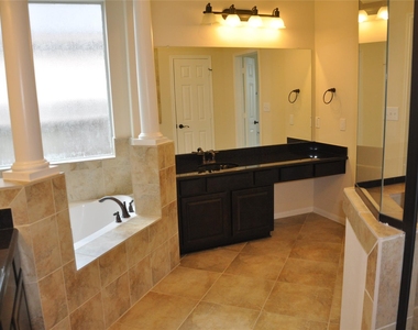 8161 Tranquil Lake Way - Photo Thumbnail 17