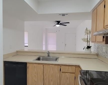 1064 Villa Drive - Photo Thumbnail 10