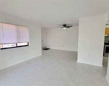 1064 Villa Drive - Photo Thumbnail 6