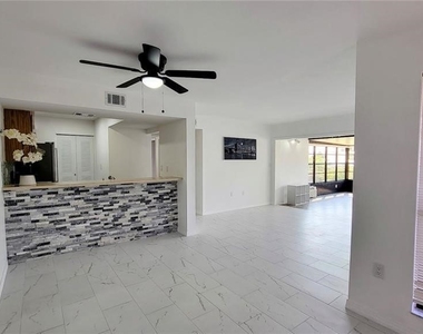 1064 Villa Drive - Photo Thumbnail 5