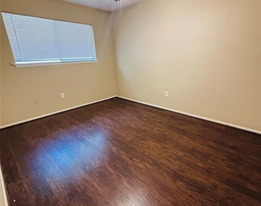 22219 Acorn Valley Drive - Photo Thumbnail 18
