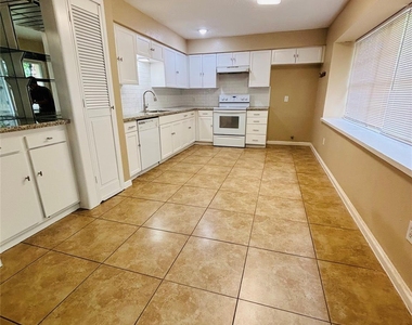 22219 Acorn Valley Drive - Photo Thumbnail 5