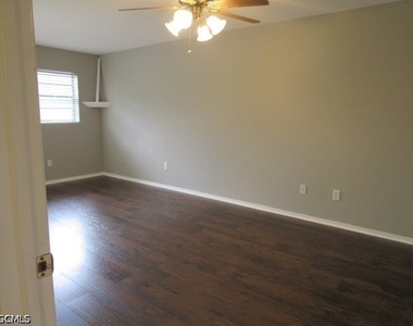 10022 Oxfordshire Lane - Photo Thumbnail 7