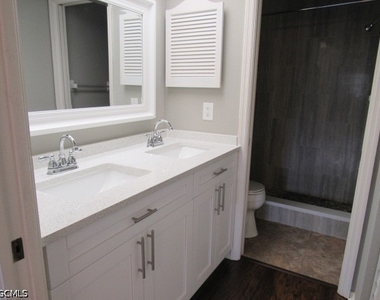 10022 Oxfordshire Lane - Photo Thumbnail 10