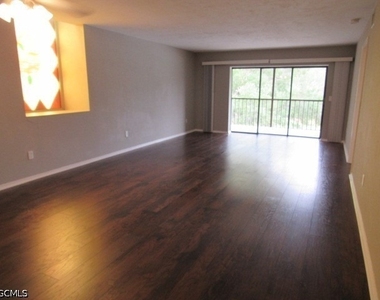 10022 Oxfordshire Lane - Photo Thumbnail 2