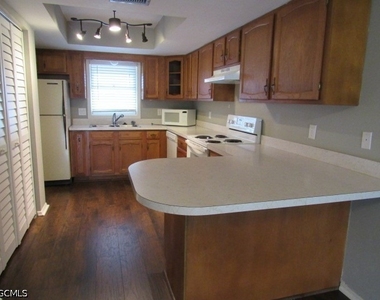 10022 Oxfordshire Lane - Photo Thumbnail 5