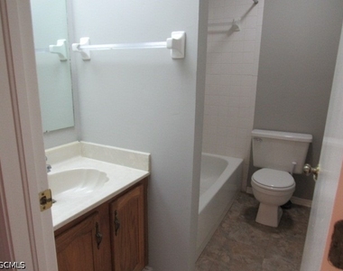 10022 Oxfordshire Lane - Photo Thumbnail 12