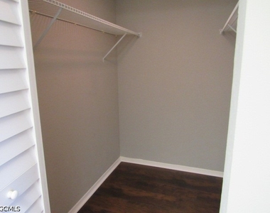 10022 Oxfordshire Lane - Photo Thumbnail 9
