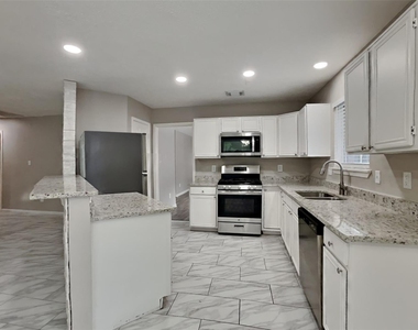 5419 Roserock Lane - Photo Thumbnail 4
