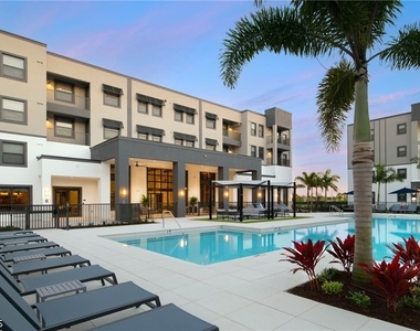 3260 Stockton Street - Photo Thumbnail 3