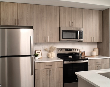 3260 Stockton Street - Photo Thumbnail 15