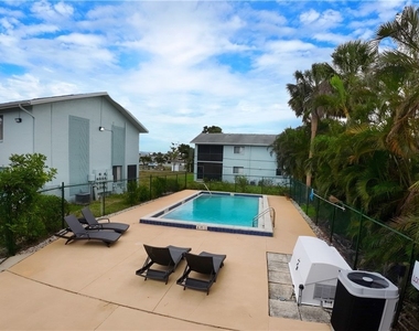 4903 Vincennes Street - Photo Thumbnail 12