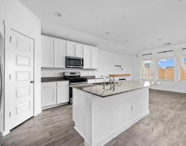 3831 Beltingham Bend Way - Photo Thumbnail 5