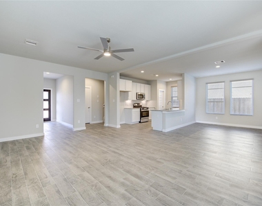 2623 Finley Lane - Photo Thumbnail 7