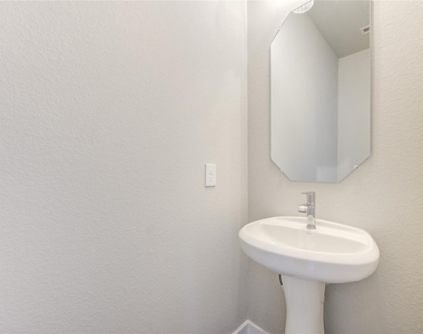 2623 Finley Lane - Photo Thumbnail 6