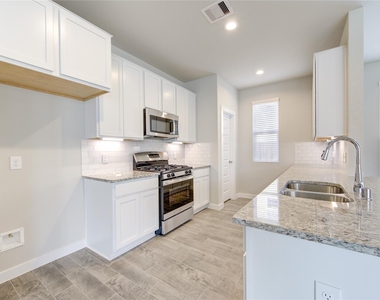 2623 Finley Lane - Photo Thumbnail 14
