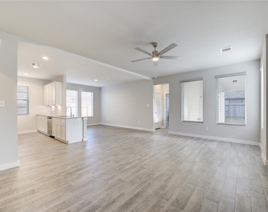 2623 Finley Lane - Photo Thumbnail 3