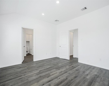 3431 Autumn Russet Trail - Photo Thumbnail 15