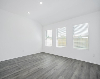3431 Autumn Russet Trail - Photo Thumbnail 13