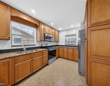 5270 Treetops Drive - Photo Thumbnail 4
