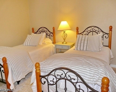 264 Castaways Street - Photo Thumbnail 11