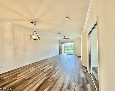 1823 Alameda Drive - Photo Thumbnail 7