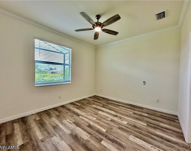 1823 Alameda Drive - Photo Thumbnail 11