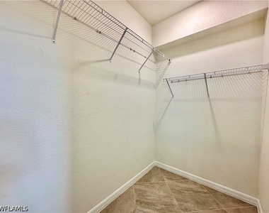 1823 Alameda Drive - Photo Thumbnail 13