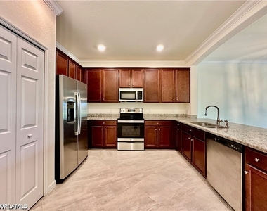 1823 Alameda Drive - Photo Thumbnail 3