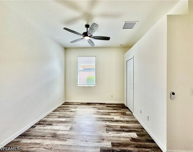 1823 Alameda Drive - Photo Thumbnail 14